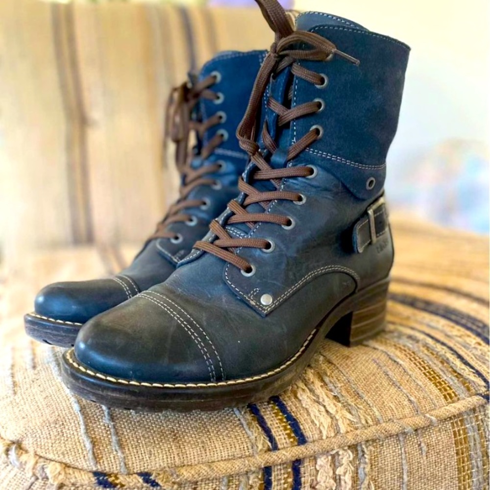 Womens Taos boots.